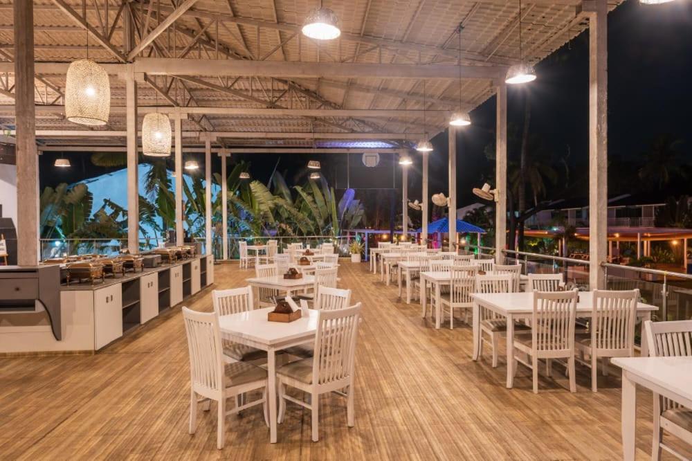 Foxoso La Beach Resort & Spa Old Goa Ngoại thất bức ảnh