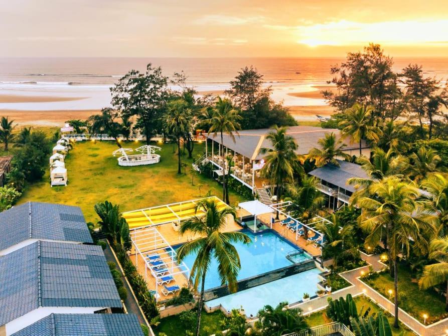 Foxoso La Beach Resort & Spa Old Goa Ngoại thất bức ảnh